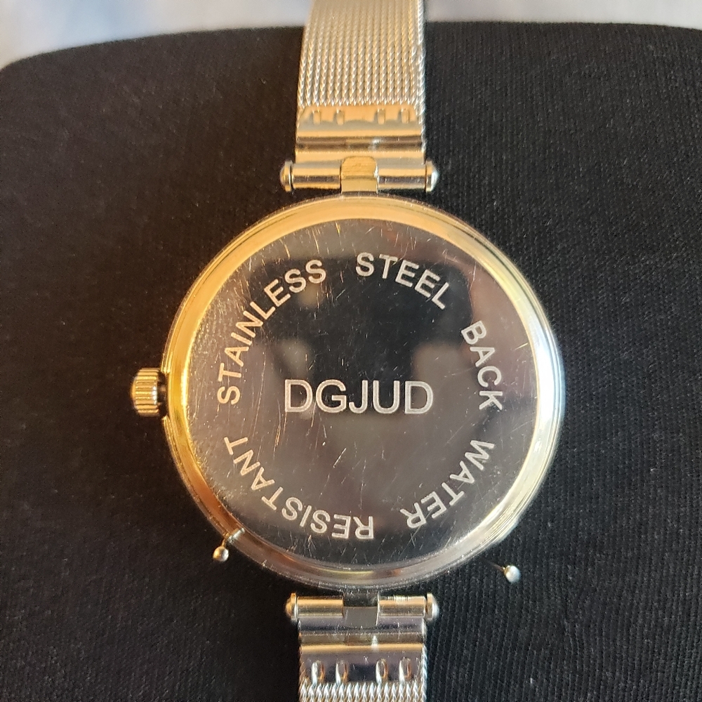 Womens watch - Picture 3 of 5